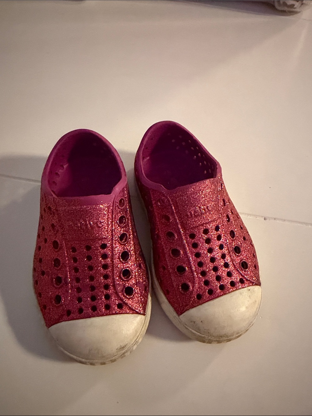 Native Shoes Kids Glitter Slip-On Sneakers in Pink